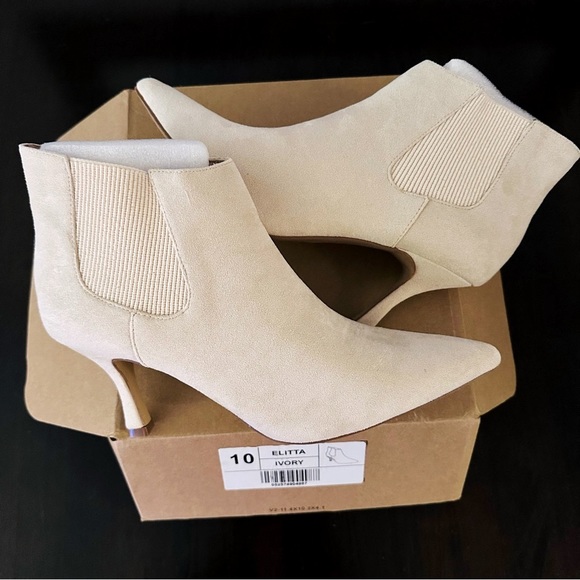 Journee White Ankle Boots Booties - Size 10 - Picture 10 of 12